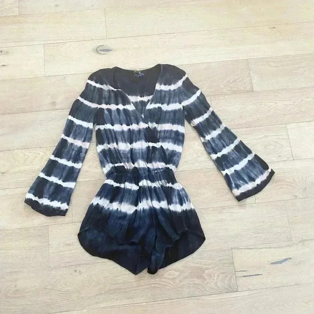 Blue life tie dyed romper xs blue